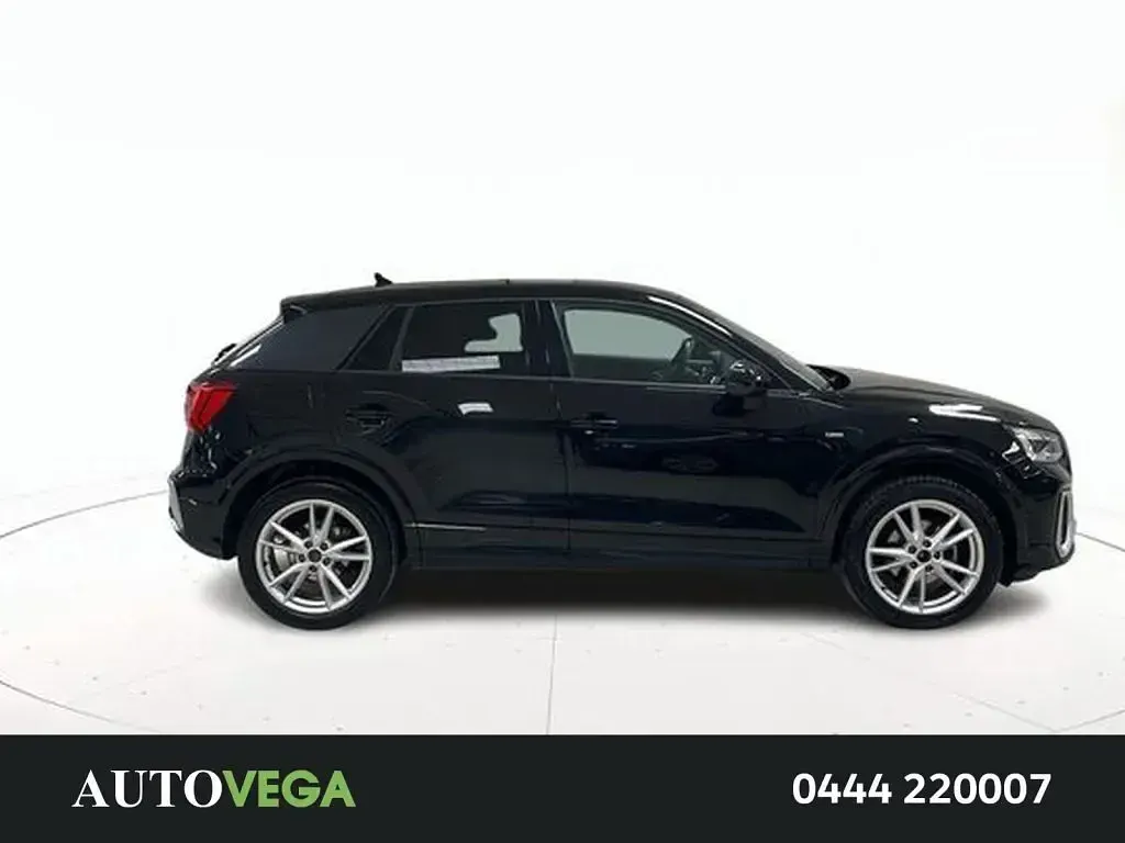 Usata Audi Q2 S-Line 150 CV (110 kW) 2025 Nero / pastello SUV