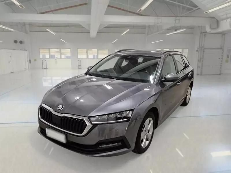 Usata Skoda Octavia Executive 150 CV (110 kW) 2021 Grigio Station wagon