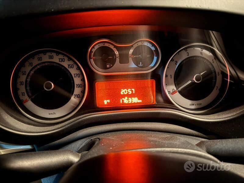 Bianco Usata 2013 Fiat 500 Tre volumi | 7000 € (Buon prezzo) - Immagine 1/4