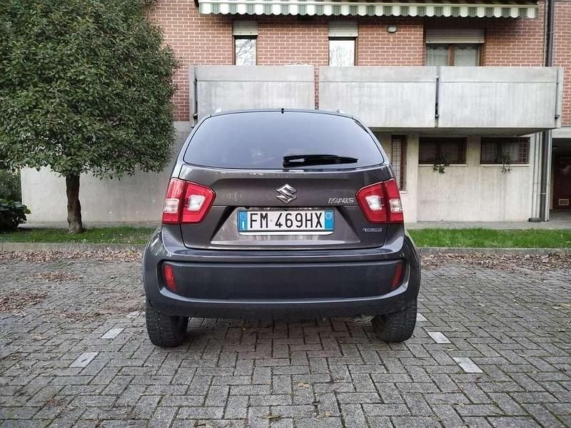 Usado Suzuki Ignis 90 CV (66 kW) 2018 Gris Utilitario