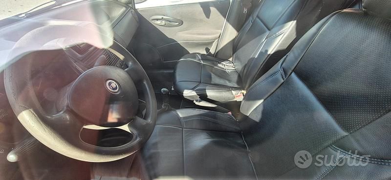 Usata Fiat Punto Active 70 CV (51 kW) 2005 Bianco Utilitaria