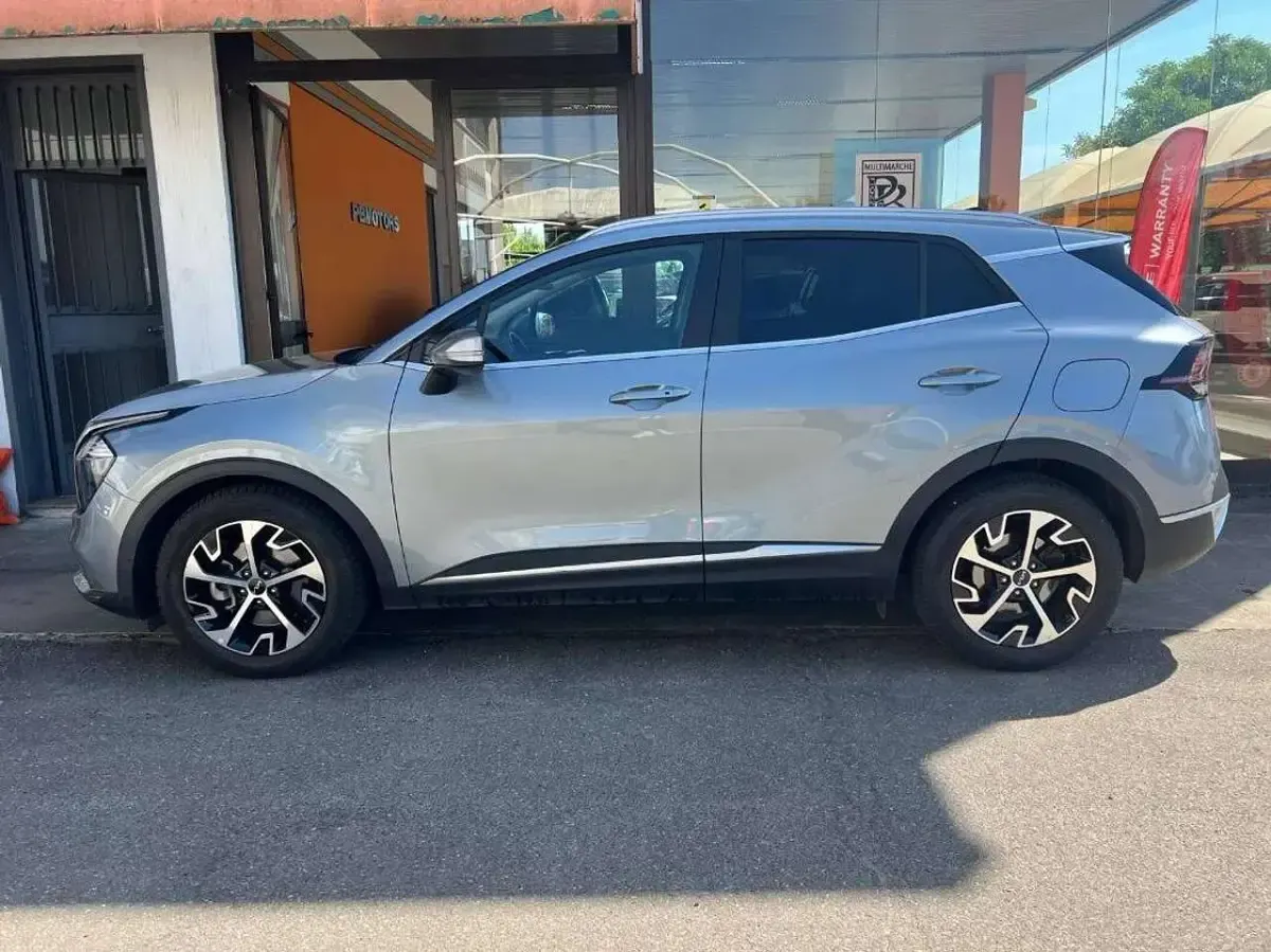 Usata Kia Sportage Style 136 CV (100 kW) 2022 Gray SUV