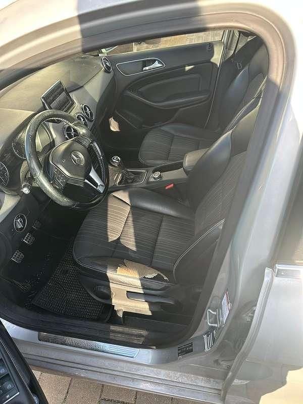 Usata Mercedes B200 Premium 109 CV (80 kW) 2014 Grigio Monovolume