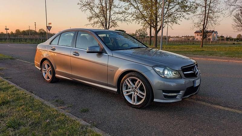 Usata Mercedes C250 Avantgarde 204 CV (150 kW) 2012 Grigio Berlina