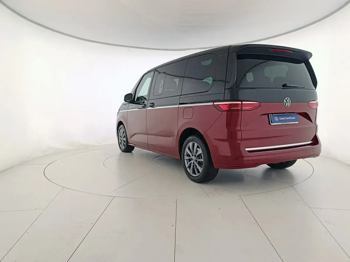 Usata VW Multivan Style 150 CV (110 kW) 2025 Rosso Monovolume