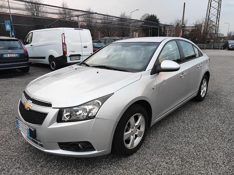 Usata Chevrolet Cruze LS 124 CV (91 kW) 2011 Argento Berlina