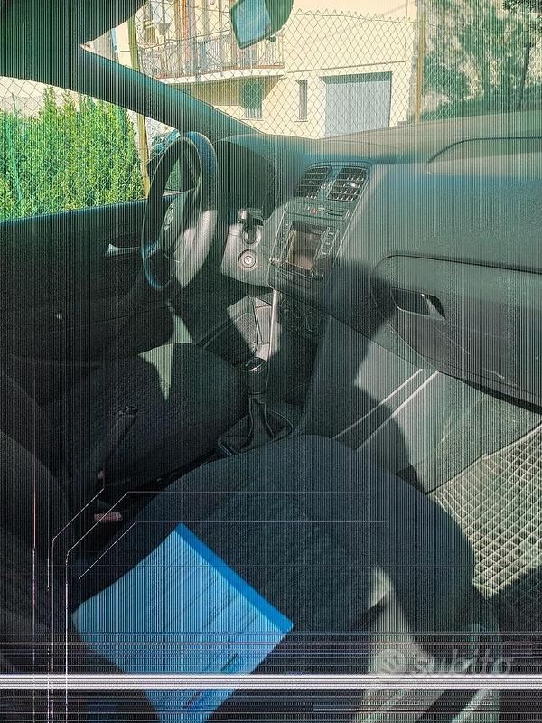 Usata VW Polo 90 CV (66 kW) 2015 Nero Utilitaria