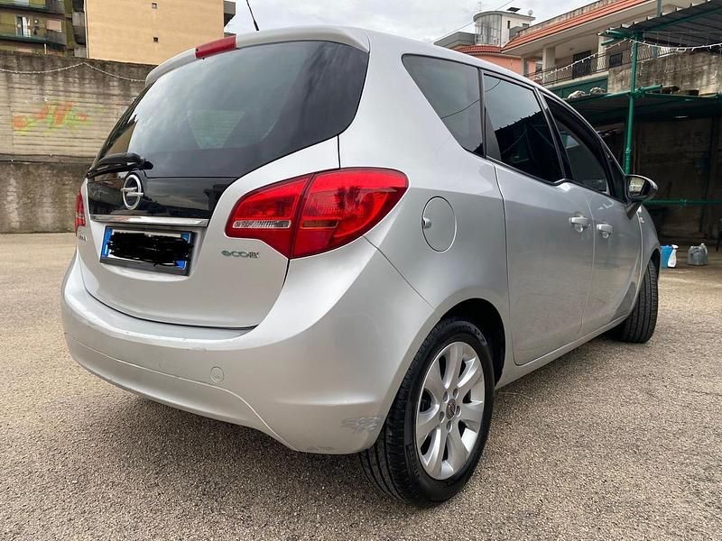 Usata Opel Meriva 95 CV (69 kW) 2012 Grigio Monovolume
