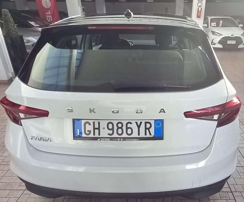 Usata Skoda Fabia Style 95 CV (69 kW) 2022 Bianco tetto nero Berlina