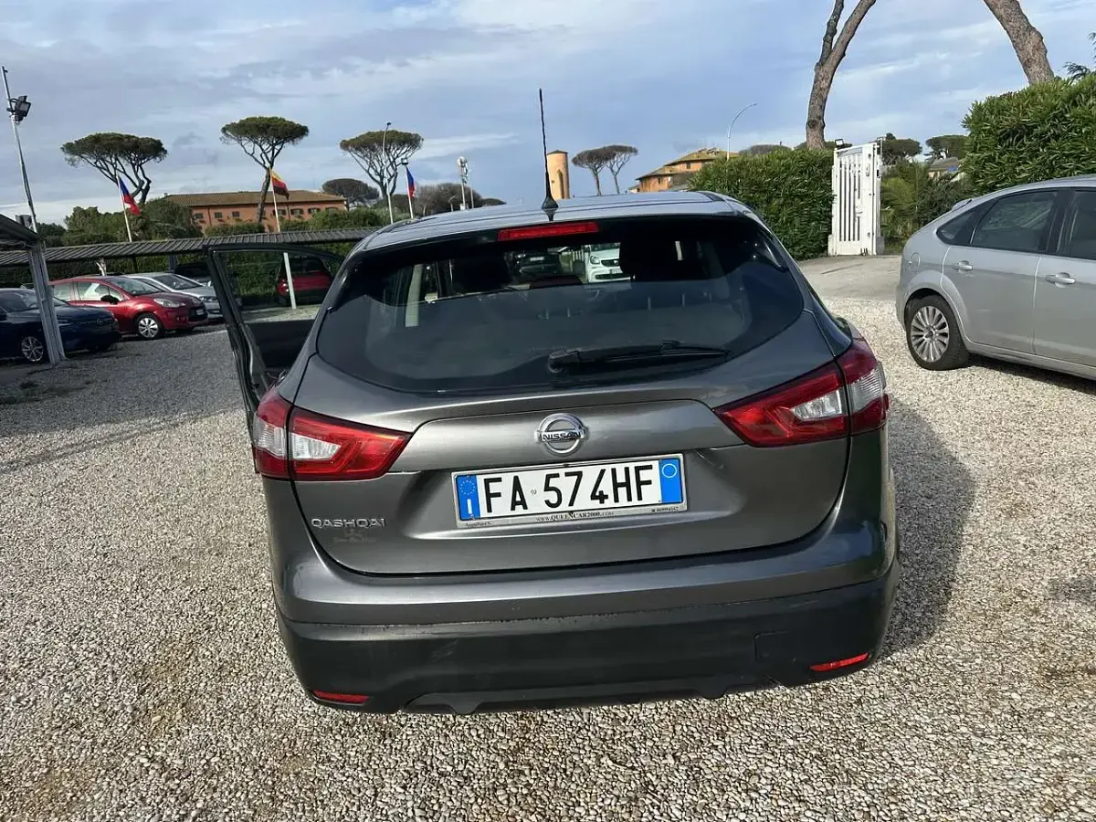 Używany Nissan Qashqai Tekna 131 KM (96 kW) 2015 Szary SUV