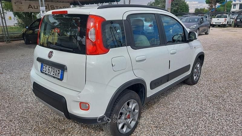 Usata Fiat Panda 4x4 Climbing 75 CV (55 kW) 2013 Bianco Utilitaria
