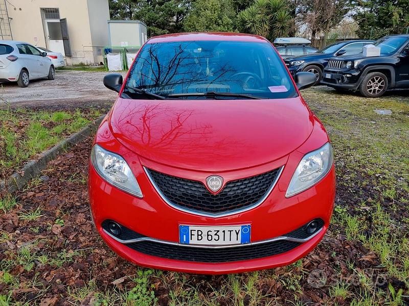 Usata Lancia Ypsilon 2016 Rosso Utilitaria