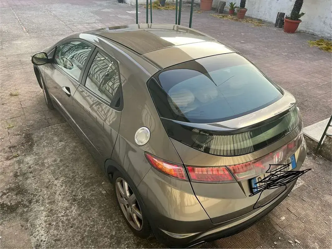 Usata Honda Civic Elegance 140 CV (102 kW) 2006 Bronzo Berlina
