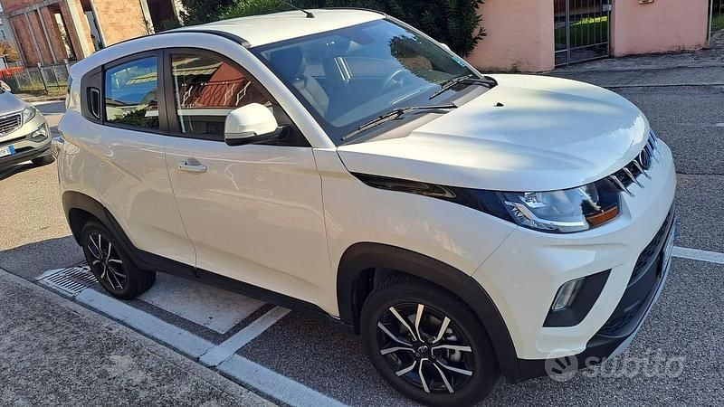 Bianco Usata 2022 Mahindra KUV100 SUV | 9900 € (Ottimo prezzo) - Immagine 1/4