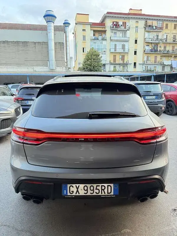 Usado Porsche Macan 265 CV (194 kW) 2023 Plateado SUV
