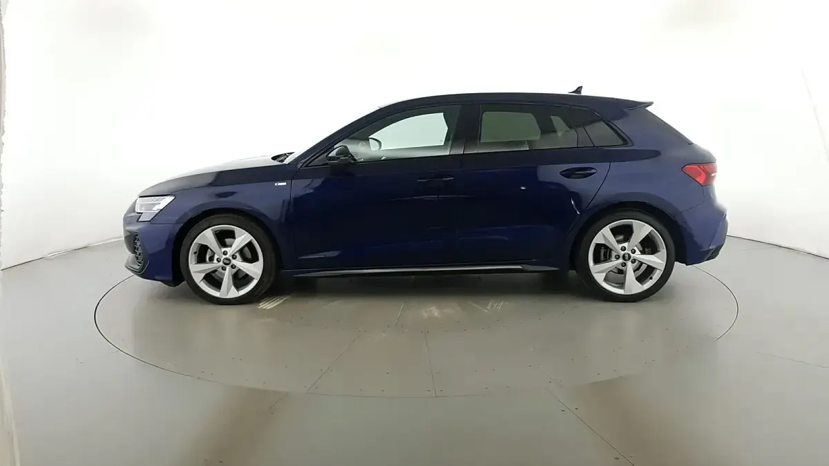 Usata Audi A3 S-Line 150 CV (110 kW) 2025 Blu navarra met Berlina