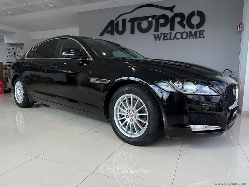 Usata Jaguar XF Pure 179 CV (131 kW) 2016 Nero Berlina