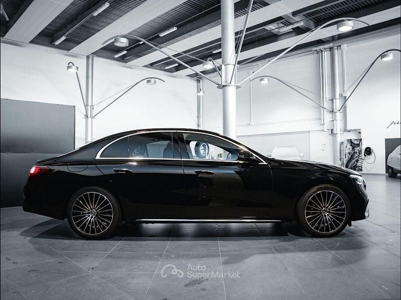 Nuova Mercedes E300 197 CV (144 kW) 2025 Nero Berlina