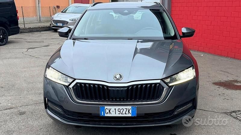 Usata Skoda Octavia SportLine 116 CV (85 kW) 2022 Grigio Station wagon