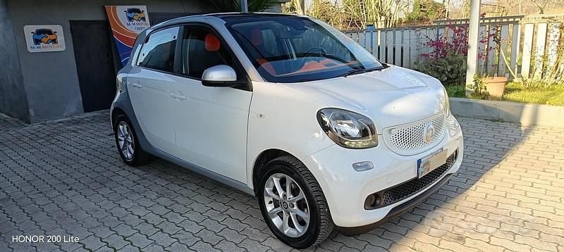 Usata Smart ForFour Passion 71 CV (52 kW) 2015 Bianco Utilitaria