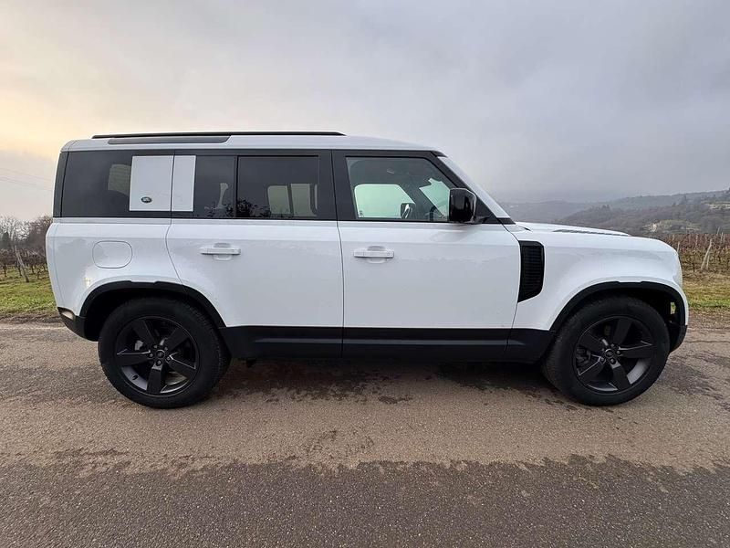 Usata Land Rover Defender SE 200 CV (147 kW) 2023 Fuji white SUV