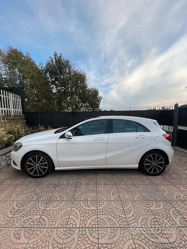 Usata Mercedes A200 136 CV (100 kW) 2015 Bianco Berlina