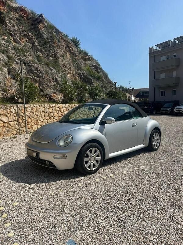 Usata VW New Beetle Cabriolet 101 CV (74 kW) 2006 Grigio Cabrio