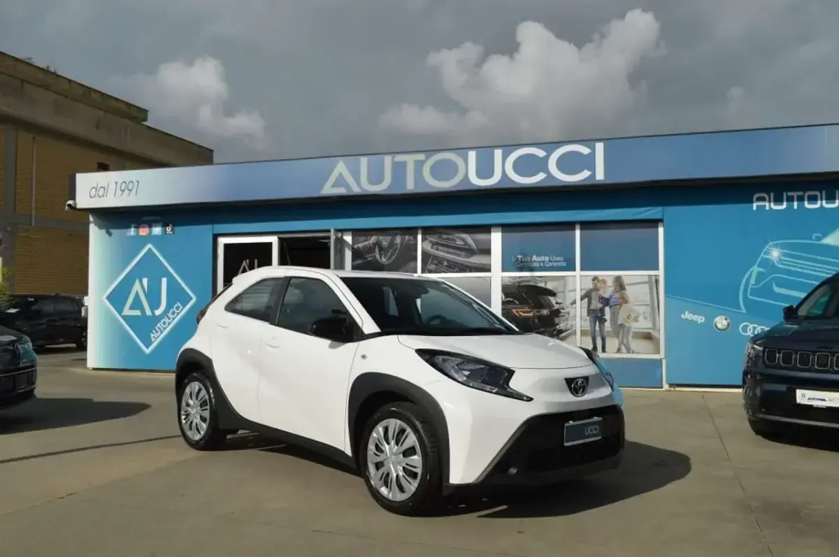 Usata Toyota Aygo X Active 72 CV (52 kW) 2025 Superwhite SUV