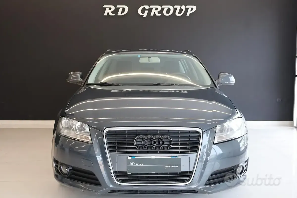 Usado Audi A3 Attraction 105 CV (77 kW) 2010 Gris Utilitario