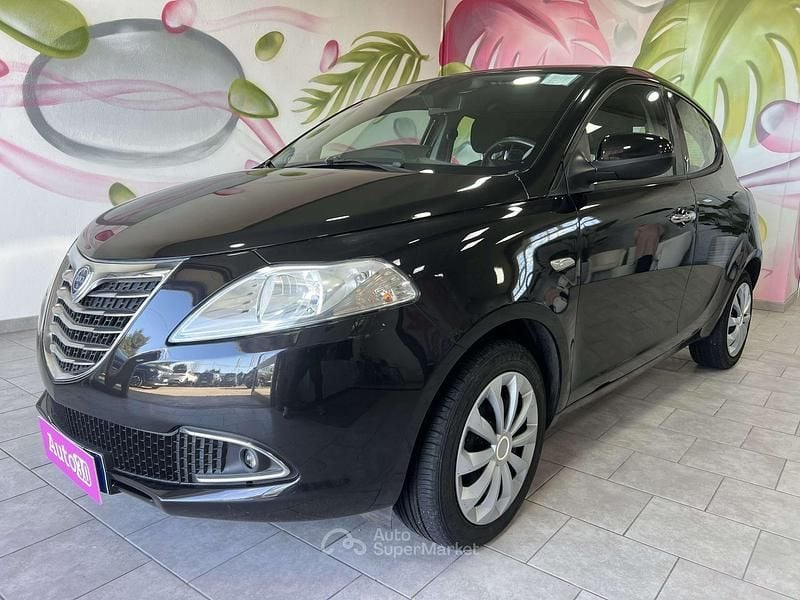 Usata Lancia Ypsilon Gold 69 CV (50 kW) 2014 Nero Utilitaria