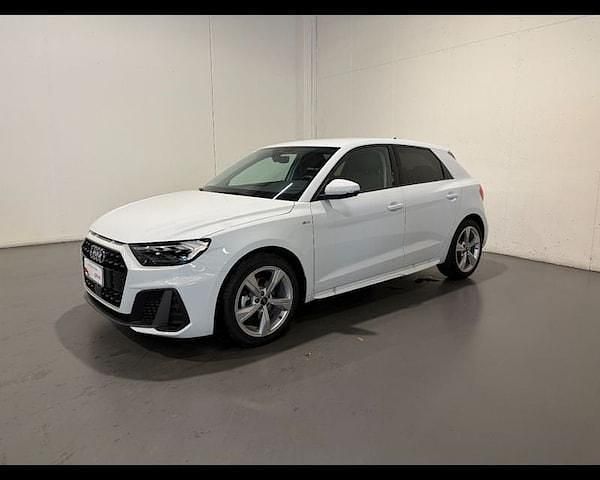 Nuova Audi A1 S-Line 116 CV (85 kW) 2025 Bianco ghiaccio metallizzato Utilitaria