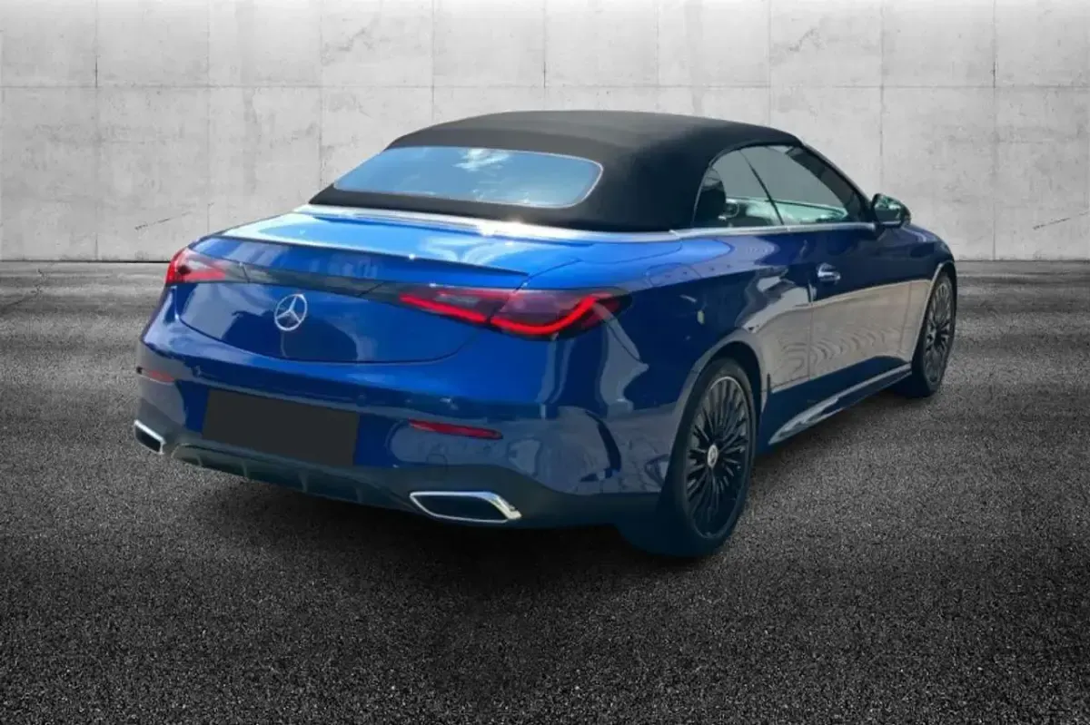 Usata Mercedes CLE300 AMG Line Premium 258 CV (189 kW) 2025 Blu/azzurro Cabrio
