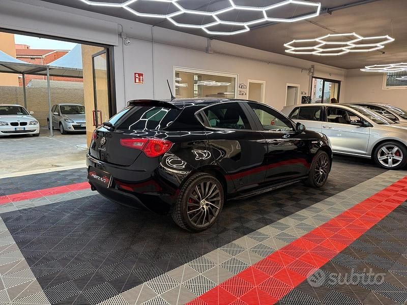 Usata Alfa Romeo Giulietta 105 CV (77 kW) 2014 Nero Utilitaria