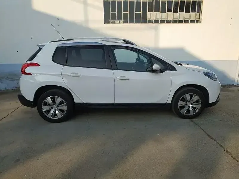 Usata Peugeot 2008 Active 99 CV (72 kW) 2016 Bianco SUV