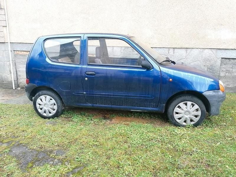 Usata Fiat 600 39 CV (28 kW) 2000 Blu Utilitaria