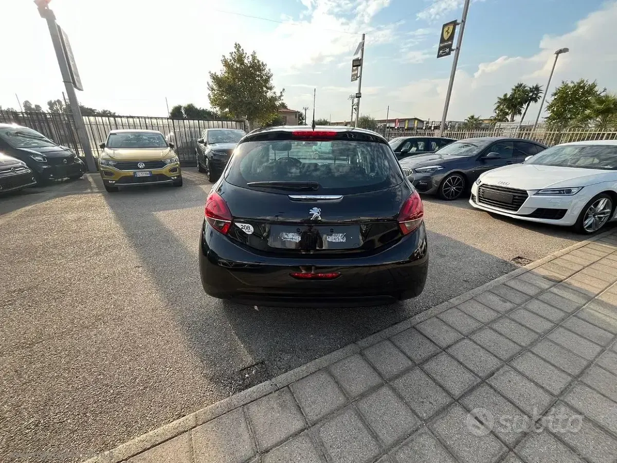 Usata Peugeot 208 Active 68 CV (50 kW) 2019 Nero Utilitaria