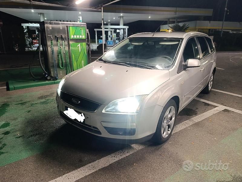 Usata Ford Focus Style 114 CV (83 kW) 2007 Grigio Berlina