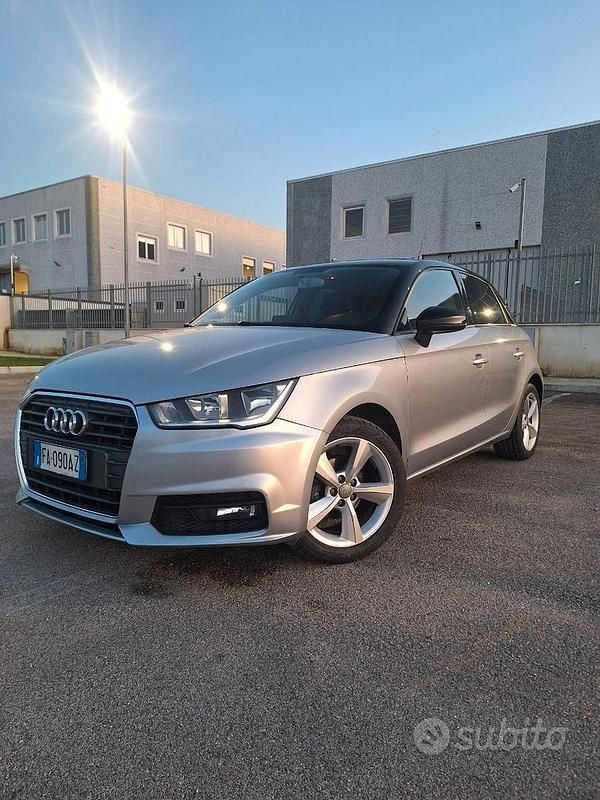 Grigio Usata 2015 Audi A1 Berlina | 7950 € (Super prezzo) - Immagine 1/4