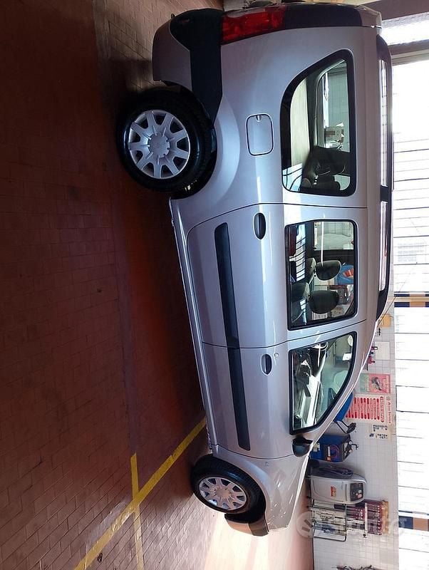 Usata Dacia Logan 2008 Grigio Station wagon