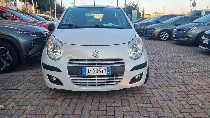 Bianco(met.) Usata 2010 Suzuki Alto GLX Due volumi | 6700 € (Molto cara) - Immagine 1/4