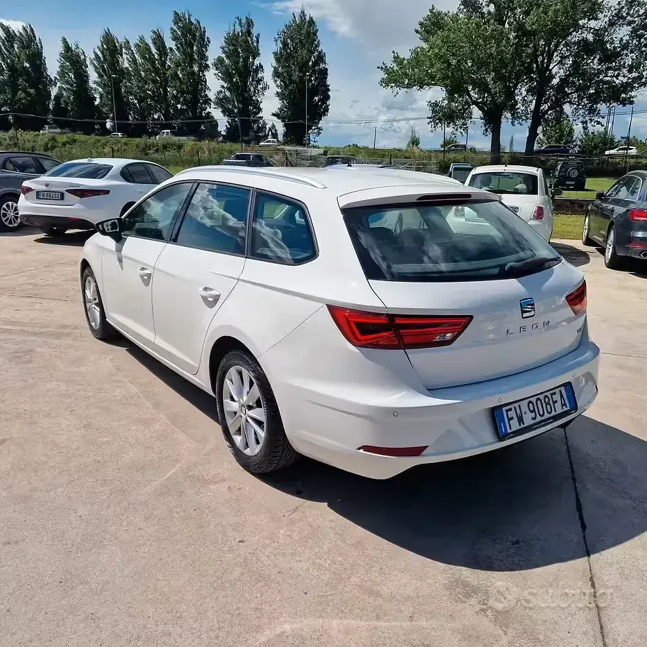 Usata Seat Leon ST Business 131 CV (96 kW) 2019 Bianco Station wagon