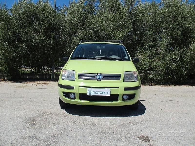 Usata Fiat Panda Dynamic 60 CV (44 kW) 2004 Verde Utilitaria