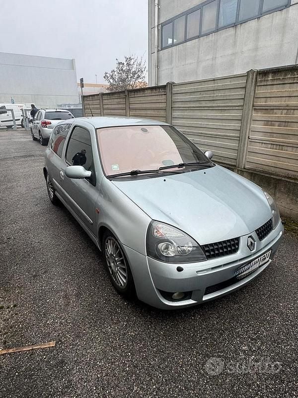 Usata Renault Clio II R.S. 169 CV (124 kW) 2002 Grigio Berlina