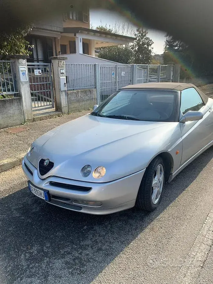 Usata Alfa Romeo Spider 150 CV (110 kW) 1996 Grigio Cabrio