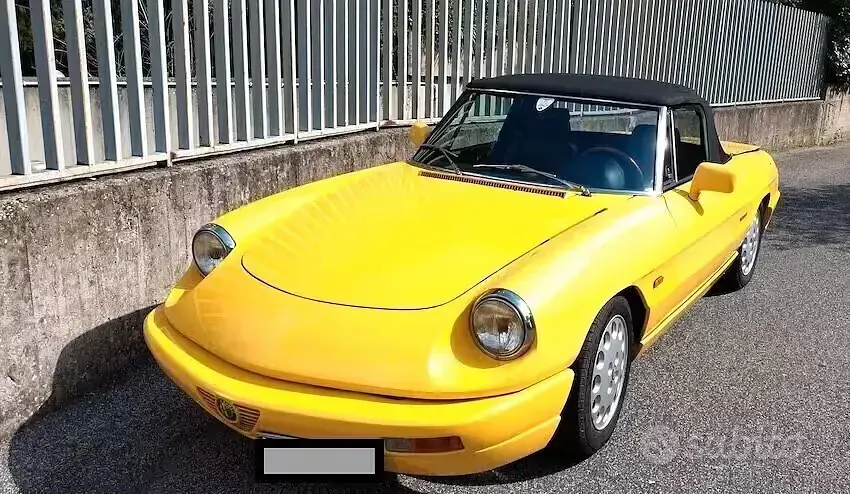 Usata Alfa Romeo Spider 117 CV (86 kW) 1992 Giallo Cabrio
