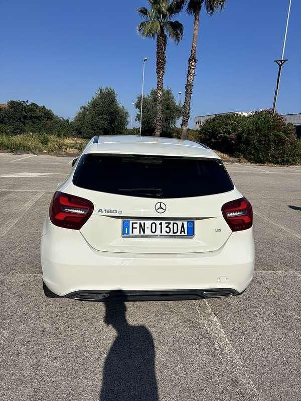 Usata Mercedes A180 109 CV (80 kW) 2018 Berlina