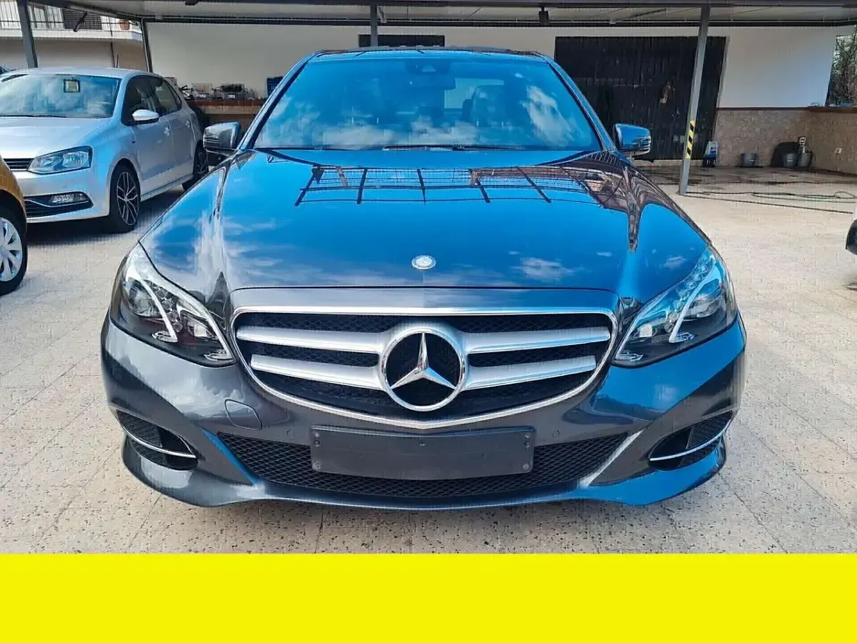 Usata Mercedes E300 Avantgarde 204 CV (150 kW) 2013 Blu/azzurro Berlina