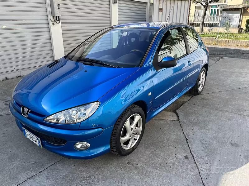 Usata Peugeot 206 88 CV (64 kW) 2004 Blu Berlina