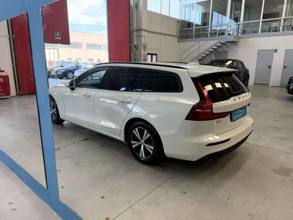 Usata Volvo V60 Business Edition 150 CV (110 kW) 2019 Bianco Station wagon