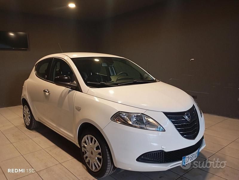 Bianco Usata 2013 Lancia Ypsilon Gold Due volumi | 5200 € (Buon prezzo) - Immagine 1/4